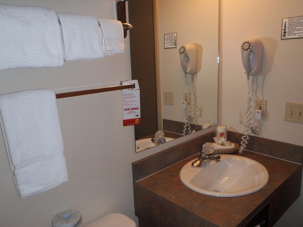 Motel Super 8 By Wyndham Ab Pincher Creek