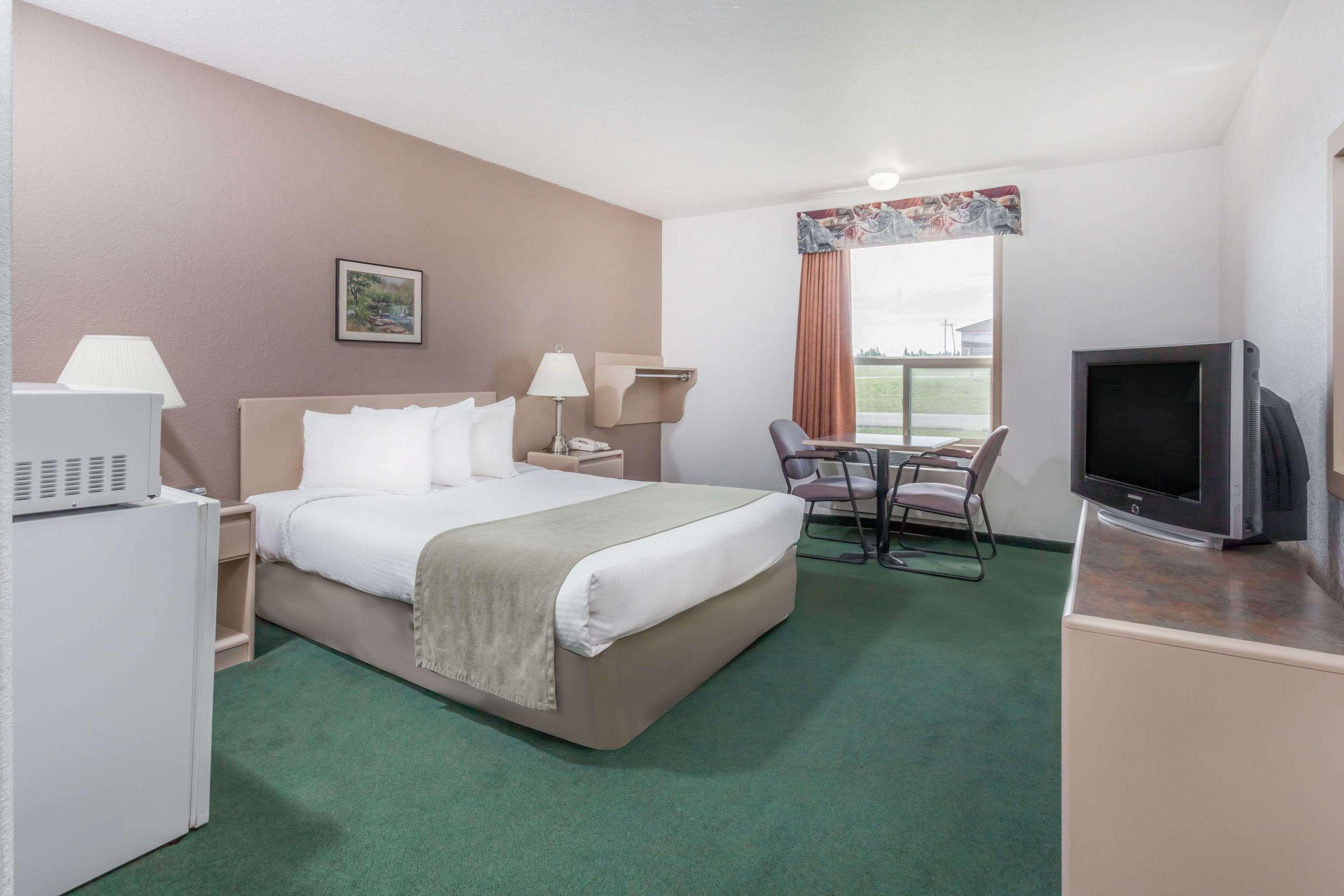 Super 8 By Wyndham Ab