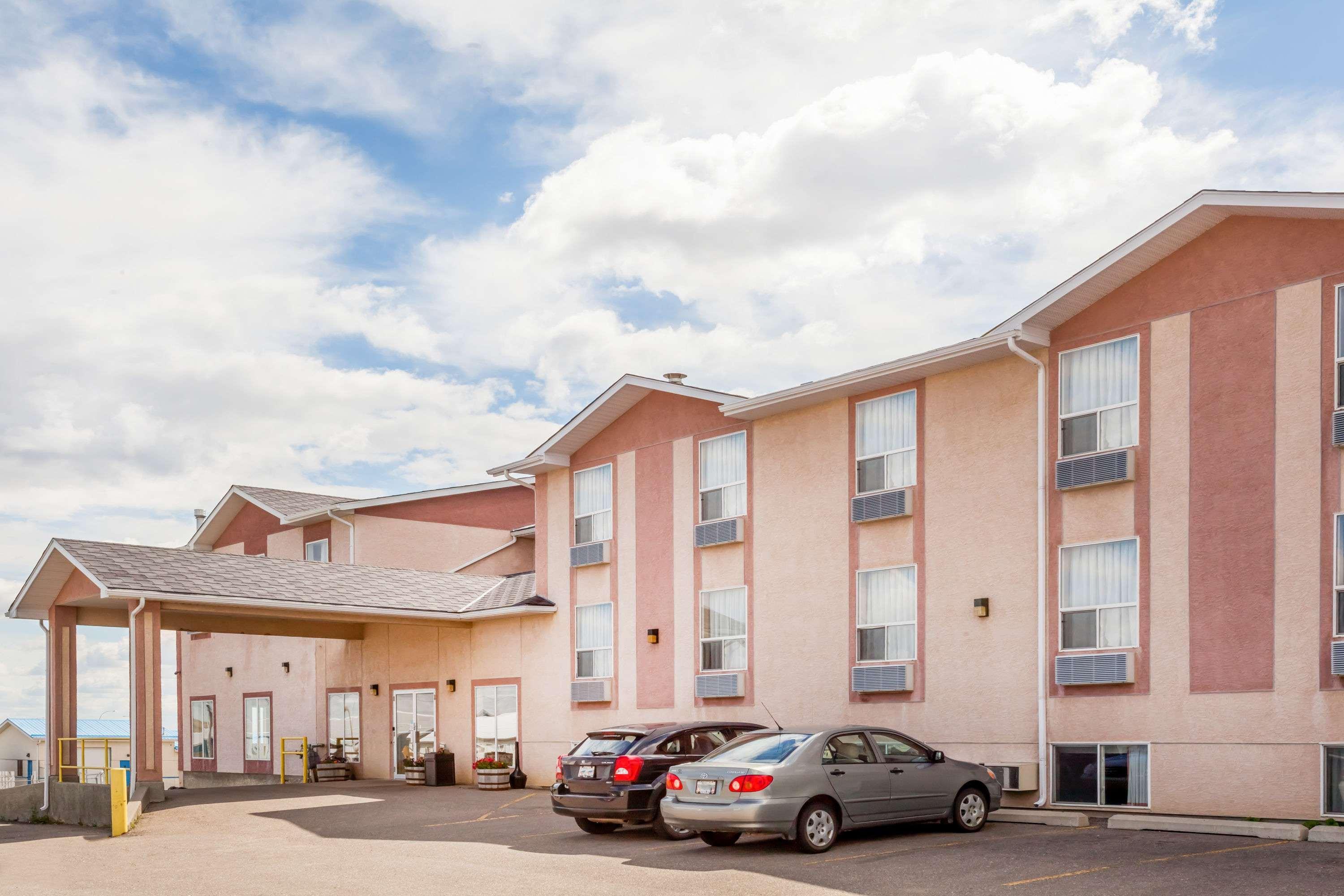 Super 8 By Wyndham Ab Motel 2*
