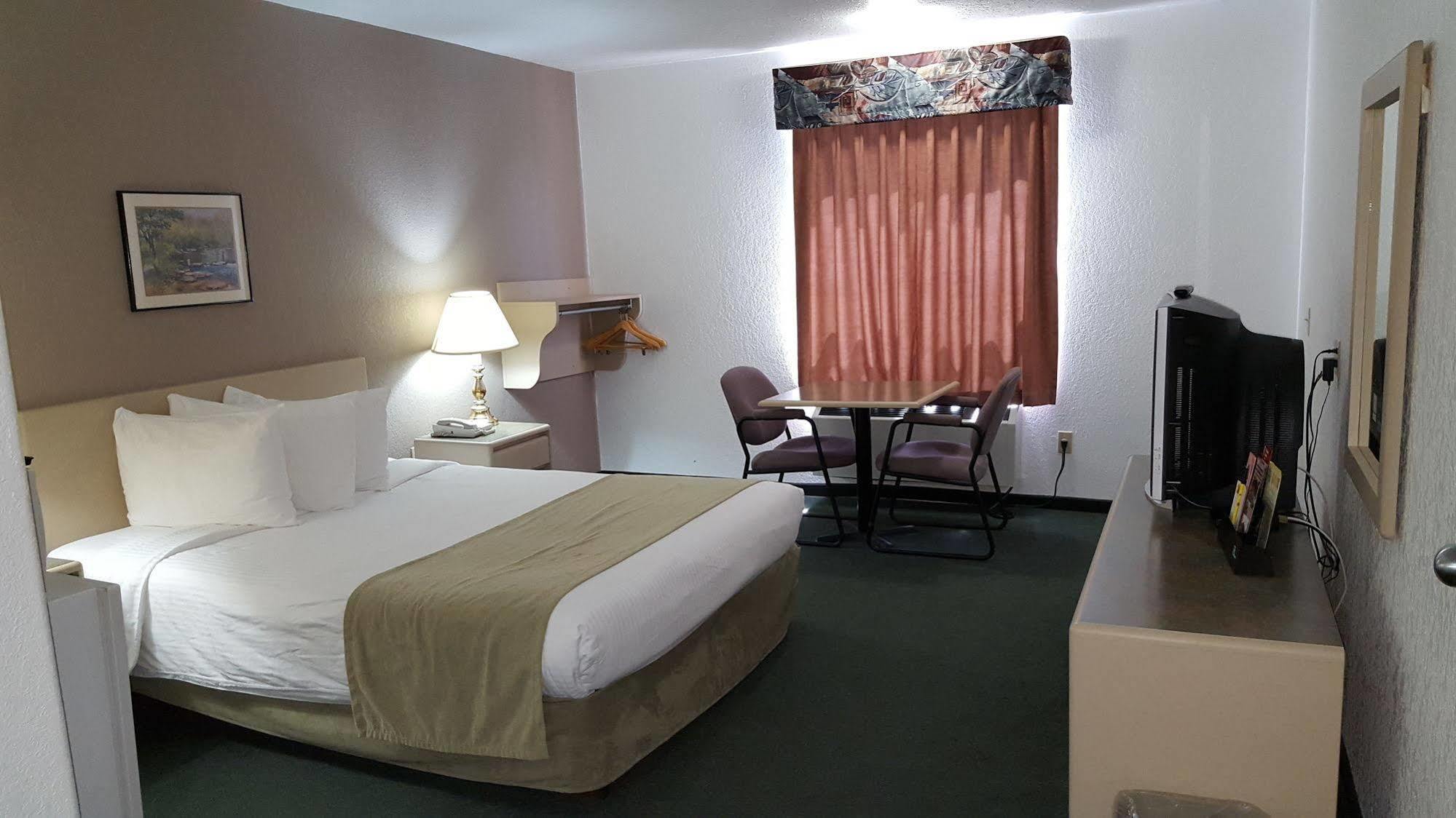 Super 8 By Wyndham Ab Motel